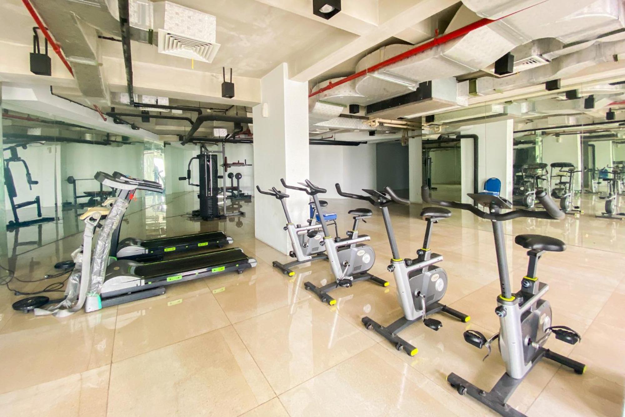 Modern Look And Comfy Patraland Urbano By Travelio Apartemen