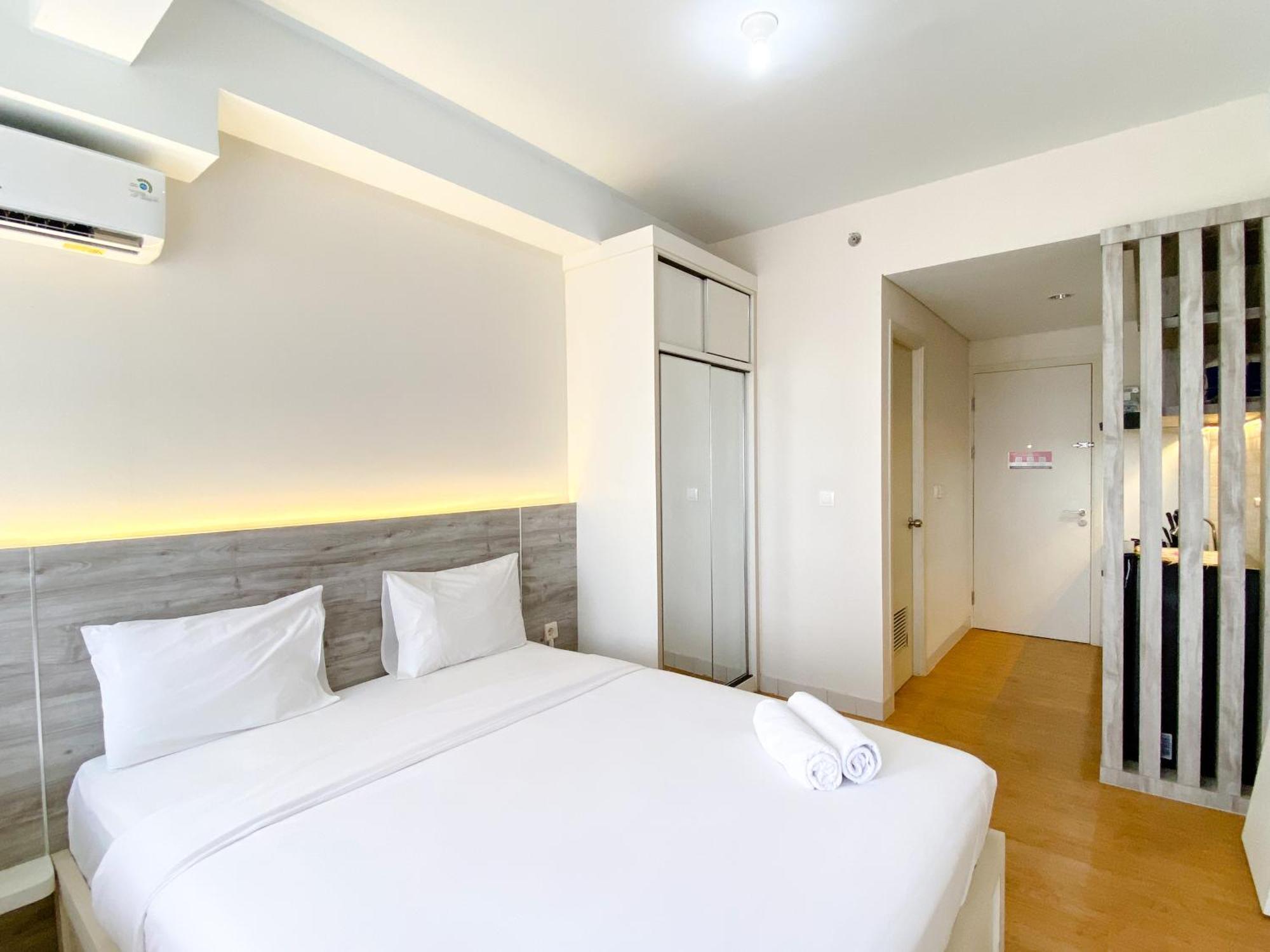 Modern Look And Comfy Patraland Urbano By Travelio * Bekasi